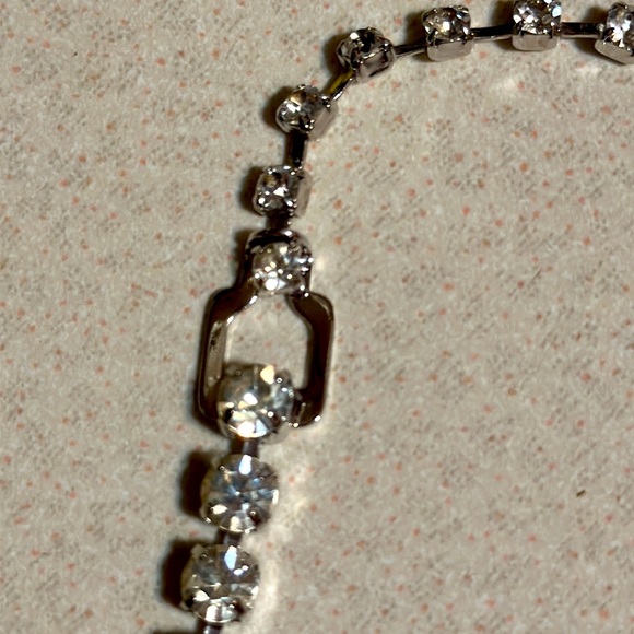 Beautiful Eisenberg ice silver tone rhinestone necklace adjustable clasp (611) - Picture 6 of 7